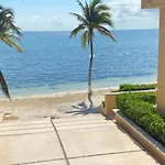 Tropical Apartment
